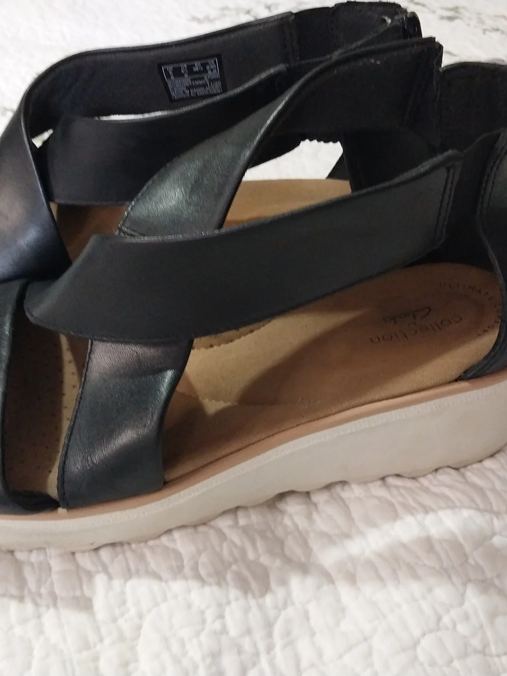 CLARKS Ultimate Confort Black Crisscross Platform Sandals. Super Confort  8.5 W